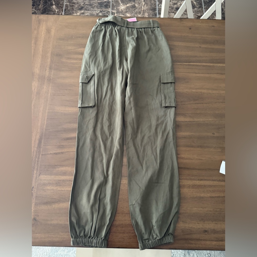PrettyLittleThing Khaki Green Buckle Detail Cargo Pants – US Size 6 NWT - Picture 2 of 8